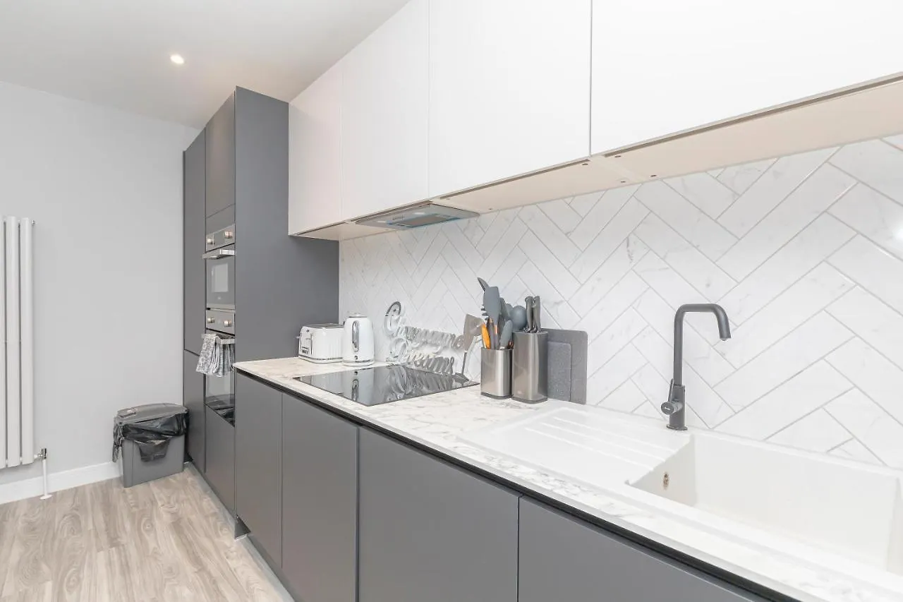 Flash Sales Offer - Any Week Day No Minimum Night Restrictions Brighton City Centre Seafront 1 Bedroom Flat Bn133Duk02