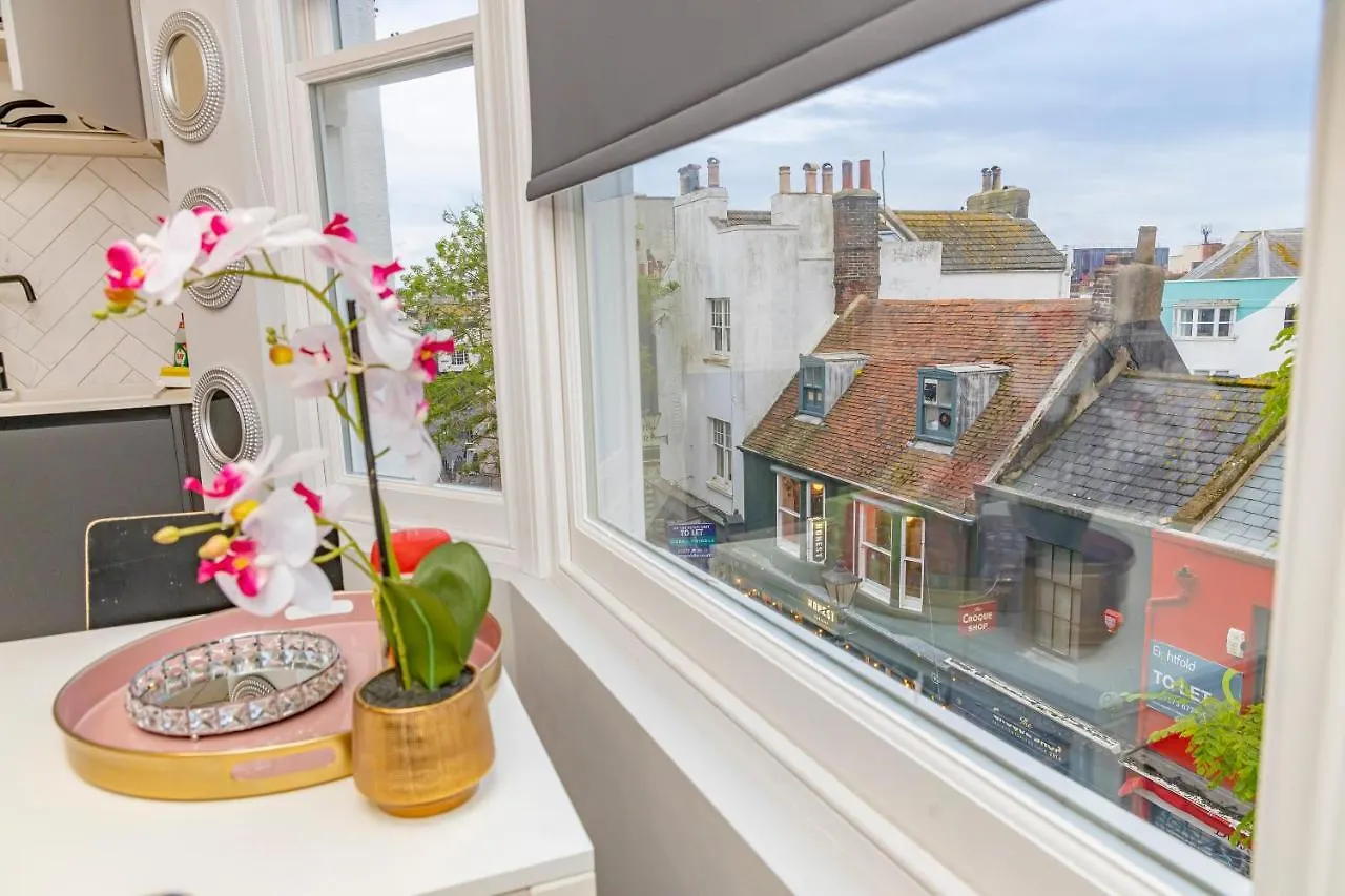 Flash Sales Offer - Any Week Day No Minimum Night Restrictions Brighton City Centre Seafront 1 Bedroom Flat Bn133Duk02 0*,  Storbritannien